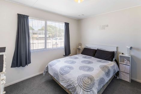 Photo of property in 16 Baillie Crescent, Carterton, 5713