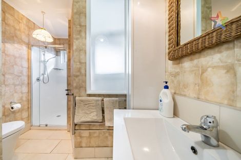 Photo of property in 176 Normandale Road, Normandale, Lower Hutt, 5010