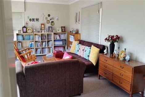 Photo of property in 28 Carlisle Road, Browns Bay, Auckland, 0630