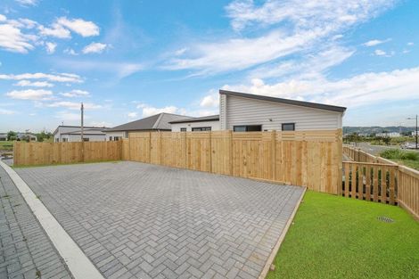Photo of property in 20 Ihi Place, Karaka, 2578