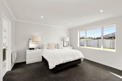 Photo of property in 35 Mariposa Crescent, Aidanfield, Christchurch, 8025