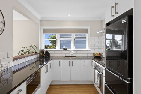 Photo of property in 1/31 Verran Road, Birkenhead, Auckland, 0626