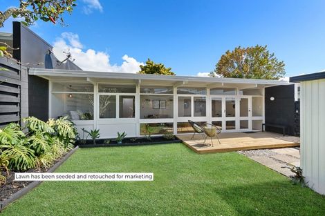 Photo of property in 3/340 Te Atatu Road, Te Atatu South, Auckland, 0610