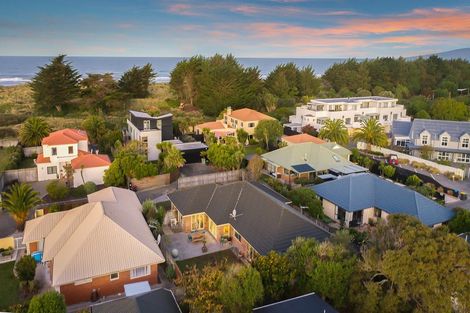 Photo of property in 16 Cockle Lane, Waimairi Beach, Christchurch, 8083