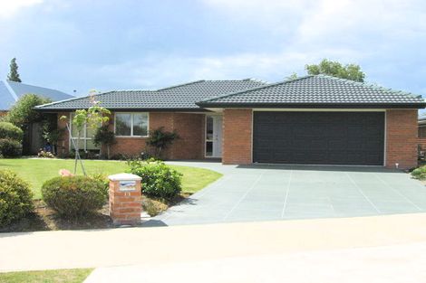 Photo of property in 11 Richard Seddon Drive, Northwood, Christchurch, 8051