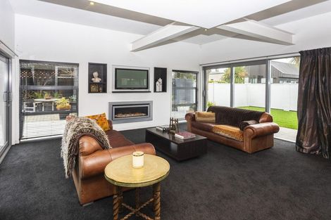 Photo of property in 107 Gardiners Road, Harewood, Christchurch, 8051