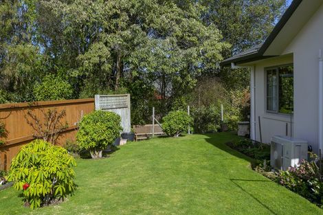 Photo of property in 33 Lakeridge Close, Rangatira Park, Taupo, 3330