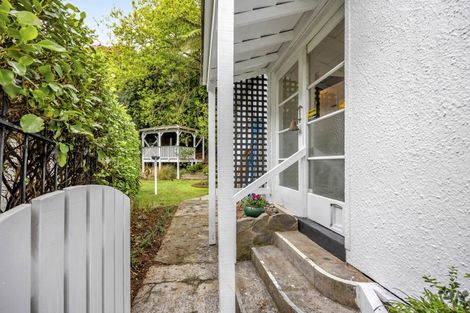 Photo of property in 12 Brooklands Road, New Plymouth, 4310