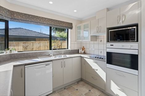 Photo of property in 9 Campbell Grove, Levin, 5510