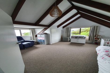 Photo of property in 47 Pokohiwi Road, Normandale, Lower Hutt, 5010