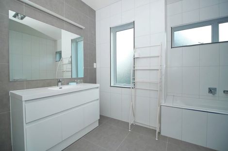 Photo of property in 4b Astrolabe Place, Gulf Harbour, Whangaparaoa, 0930