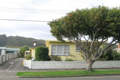 Photo of property in 6 Foster Street, Taita, Lower Hutt, 5011