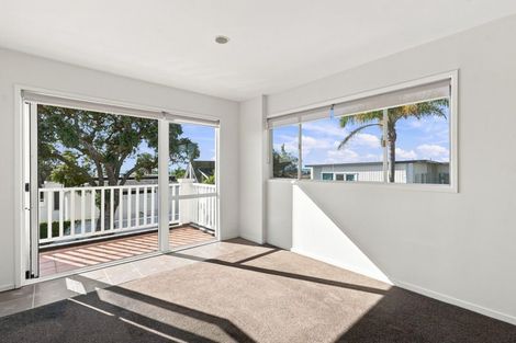 Photo of property in 19/72 Kitchener Road, Milford, Auckland, 0620