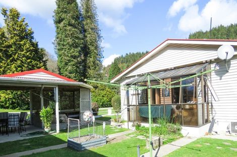 Photo of property in 4 Broadway, Reefton, 7830