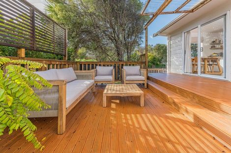 Photo of property in 2/26 Midgley Road, West Harbour, Auckland, 0618