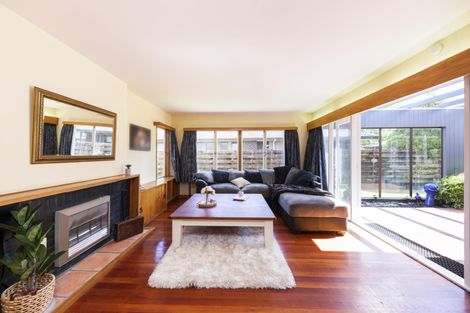 Photo of property in 562 Featherston Street, Roslyn, Palmerston North, 4414