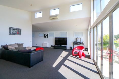 Photo of property in 92 Douglas Street, Highfield, Timaru, 7910