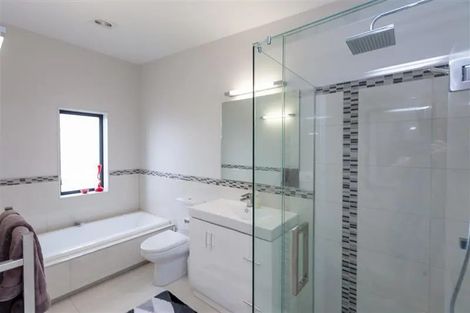 Photo of property in 1152b South Road, Oakura, 4314