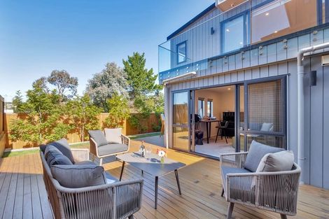 Photo of property in 73d East Coast Road, Castor Bay, Auckland, 0620