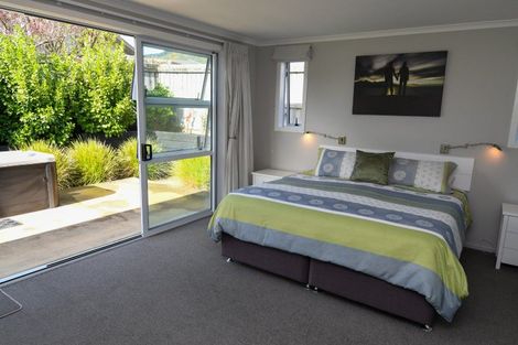 Photo of property in 25 Admiralty Place, Waikawa, Picton, 7220