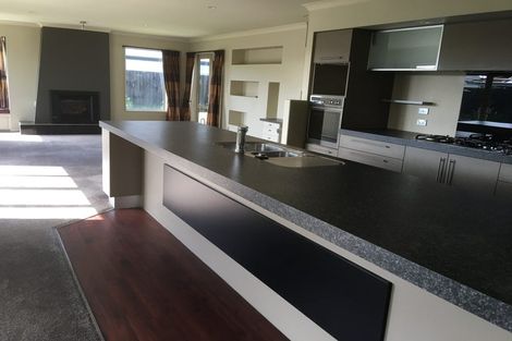 Photo of property in 26 Linkwater Way, Parklands, Christchurch, 8083