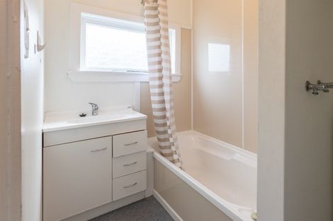 Photo of property in 18 Cole Street, Dannevirke, 4930