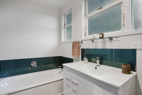 Photo of property in 44 Line Road, Glen Innes, Auckland, 1072