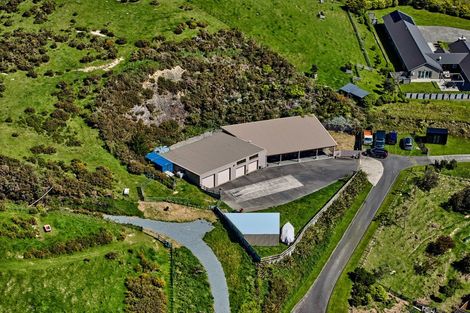 Photo of property in 132 Bing Lucas Drive, Tawa, Wellington, 5028