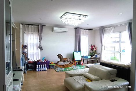 Photo of property in 73 Rosewell Crescent, Flat Bush, Auckland, 2019