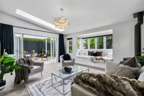 Photo of property in 151 Glenfield Road, Hillcrest, Auckland, 0626