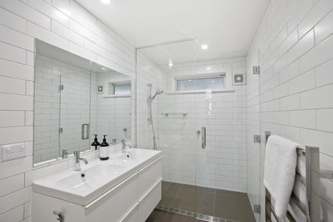 Photo of property in 2 Ludlam Street, Seatoun, Wellington, 6022