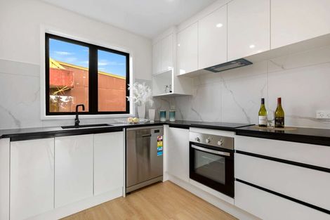 Photo of property in 3/1 Waters Place, New Lynn, Auckland, 0600