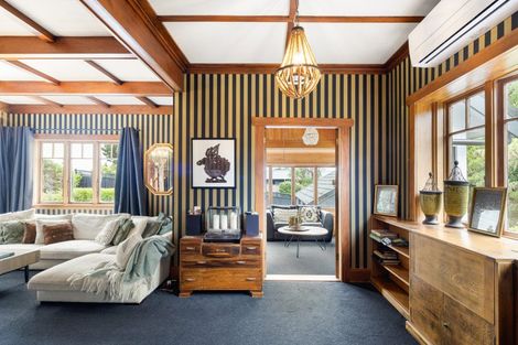 Photo of property in 69 Forest Lake Road, Forest Lake, Hamilton, 3200