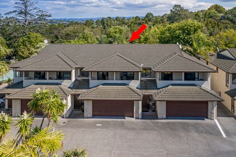 Photo of property in 2/90 Albany Highway, Greenhithe, Auckland, 0632