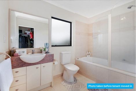 Photo of property in 26 Black Teal Close, Unsworth Heights, Auckland, 0632