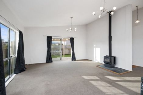 Photo of property in 16 Notre Dame Court, Pukekohe, 2120