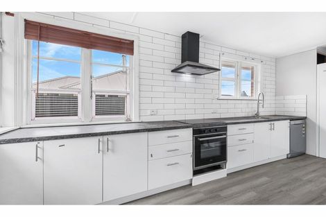 Photo of property in 8 Grosvenor Street, Redwood, Christchurch, 8051