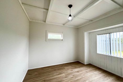 Photo of property in 27 Collingwood Road, Waiuku, 2123