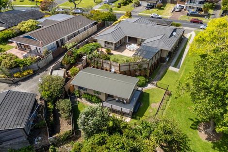 Photo of property in 26 Fratley Avenue, Farm Cove, Auckland, 2012