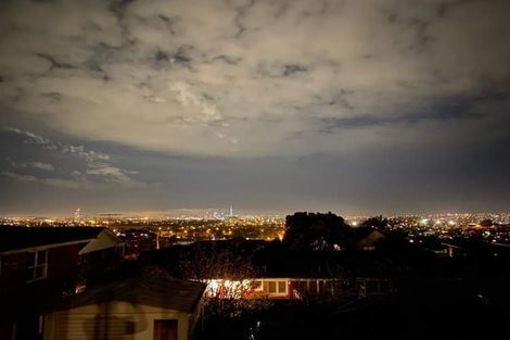 Photo of property in 1/170 East Coast Road, Forrest Hill, Auckland, 0620