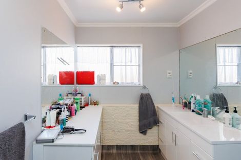 Photo of property in 7 Dunallen Avenue, Marton, 4710