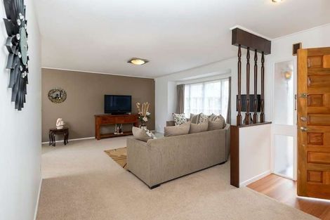 Photo of property in 32 Venus Place, Half Moon Bay, Auckland, 2012