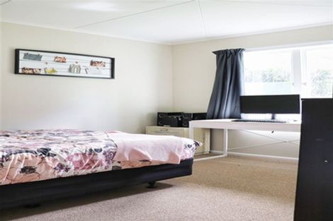 Photo of property in 28 Domain Road, Waipawa, 4210