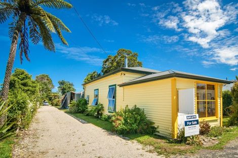Photo of property in 23 Wharf Road, Karamea, 7893