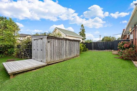 Photo of property in 4/83 Birkdale Road, Birkdale, Auckland, 0626