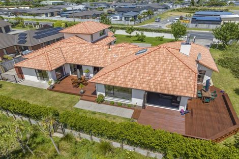 Photo of property in 177 Mazengarb Road, Paraparaumu, 5032