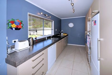 Photo of property in 17 Fitzwilliam Drive, Torbay, Auckland, 0630