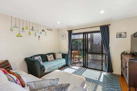 Photo of property in 10d Evans Road, Weymouth, Auckland, 2103