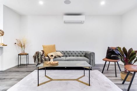 Photo of property in 2/7 Gambare Place, Wattle Downs, Auckland, 2103