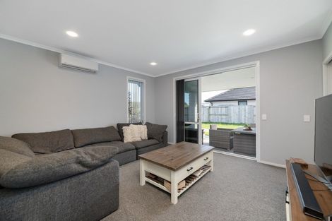 Photo of property in 17 Moira Close, Welcome Bay, Tauranga, 3175
